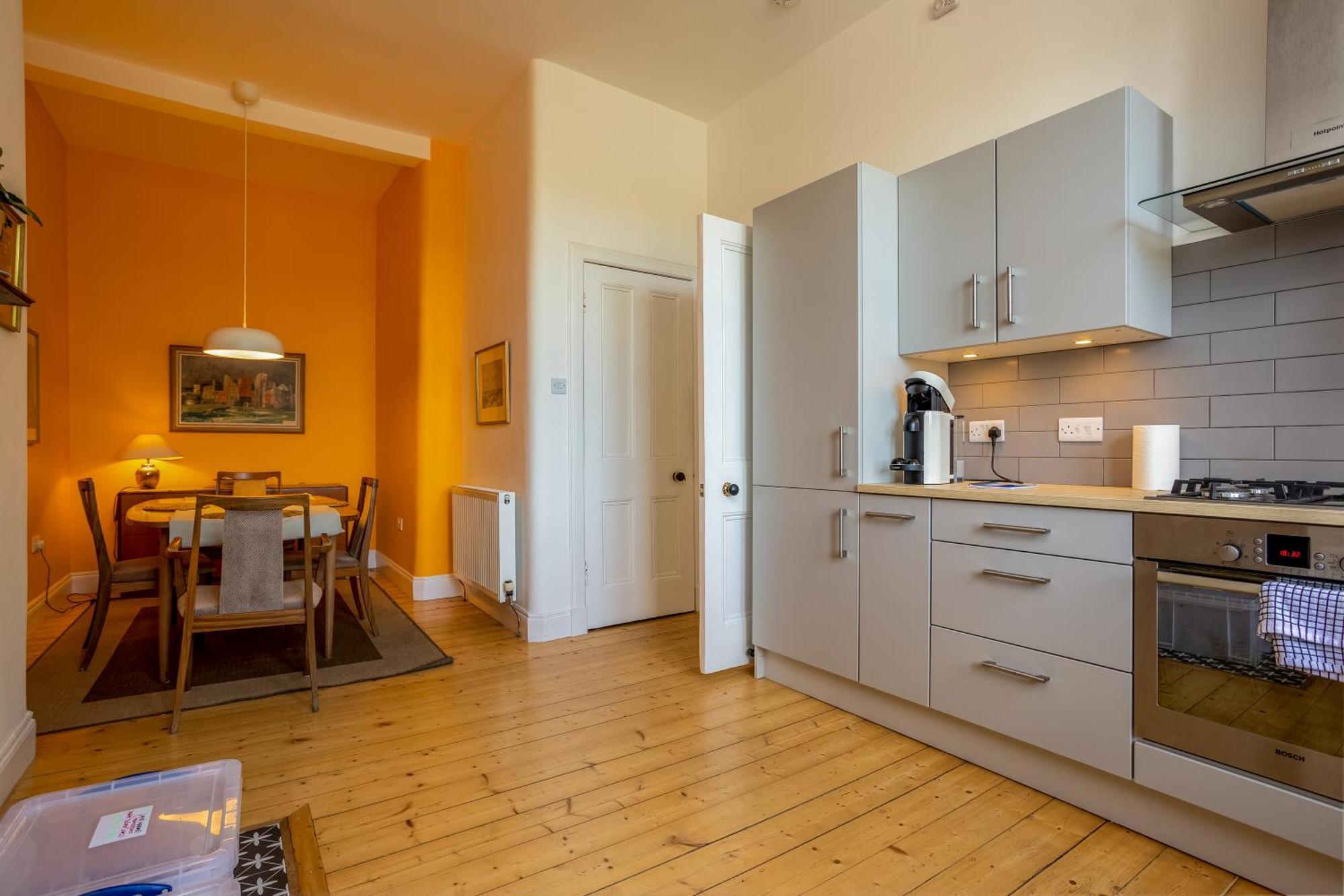 Newly Renovated 1 Bedroom Near Charming Newhaven