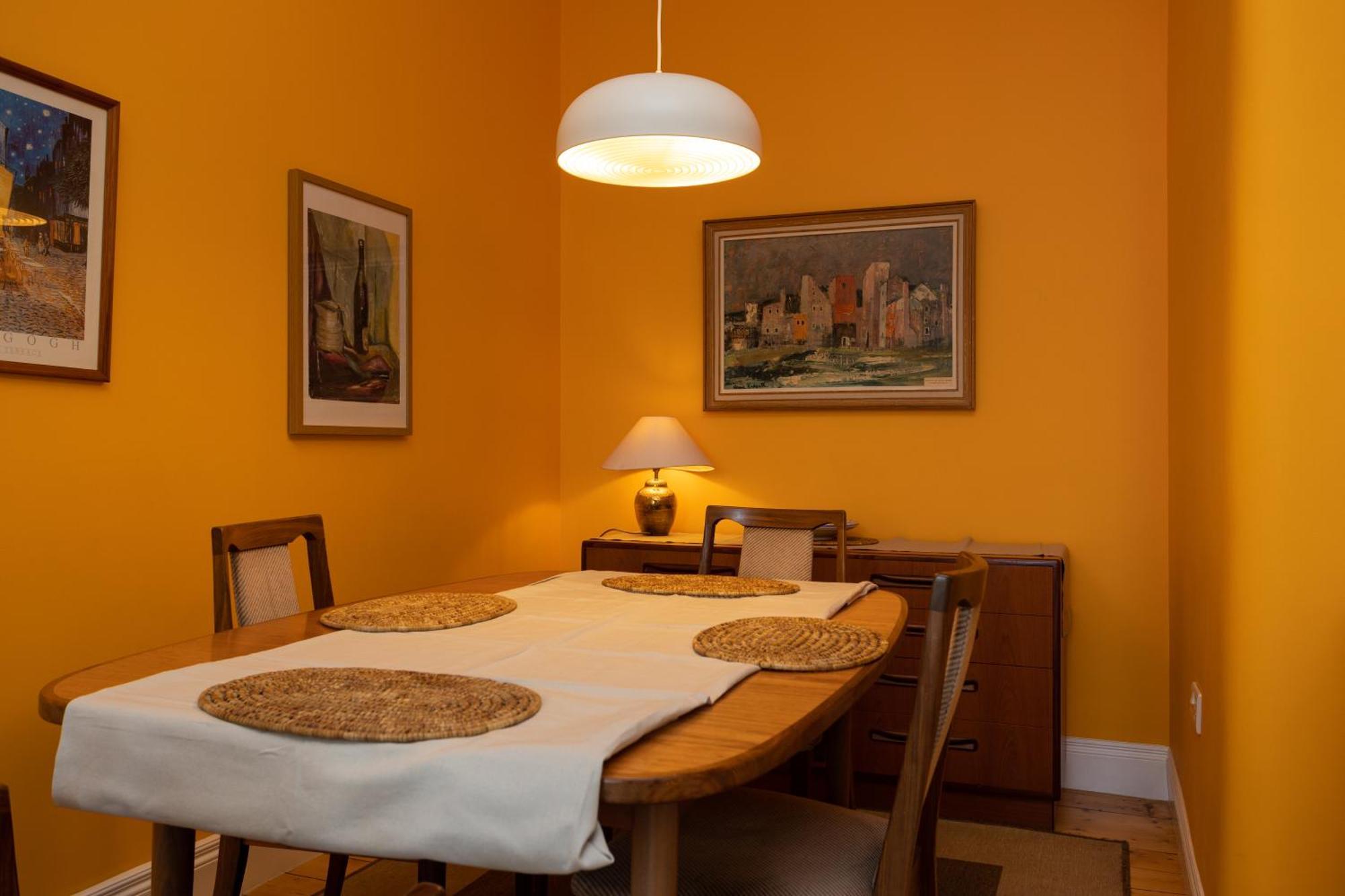 Newly Renovated 1 Bedroom Near Charming Newhaven Apartment *