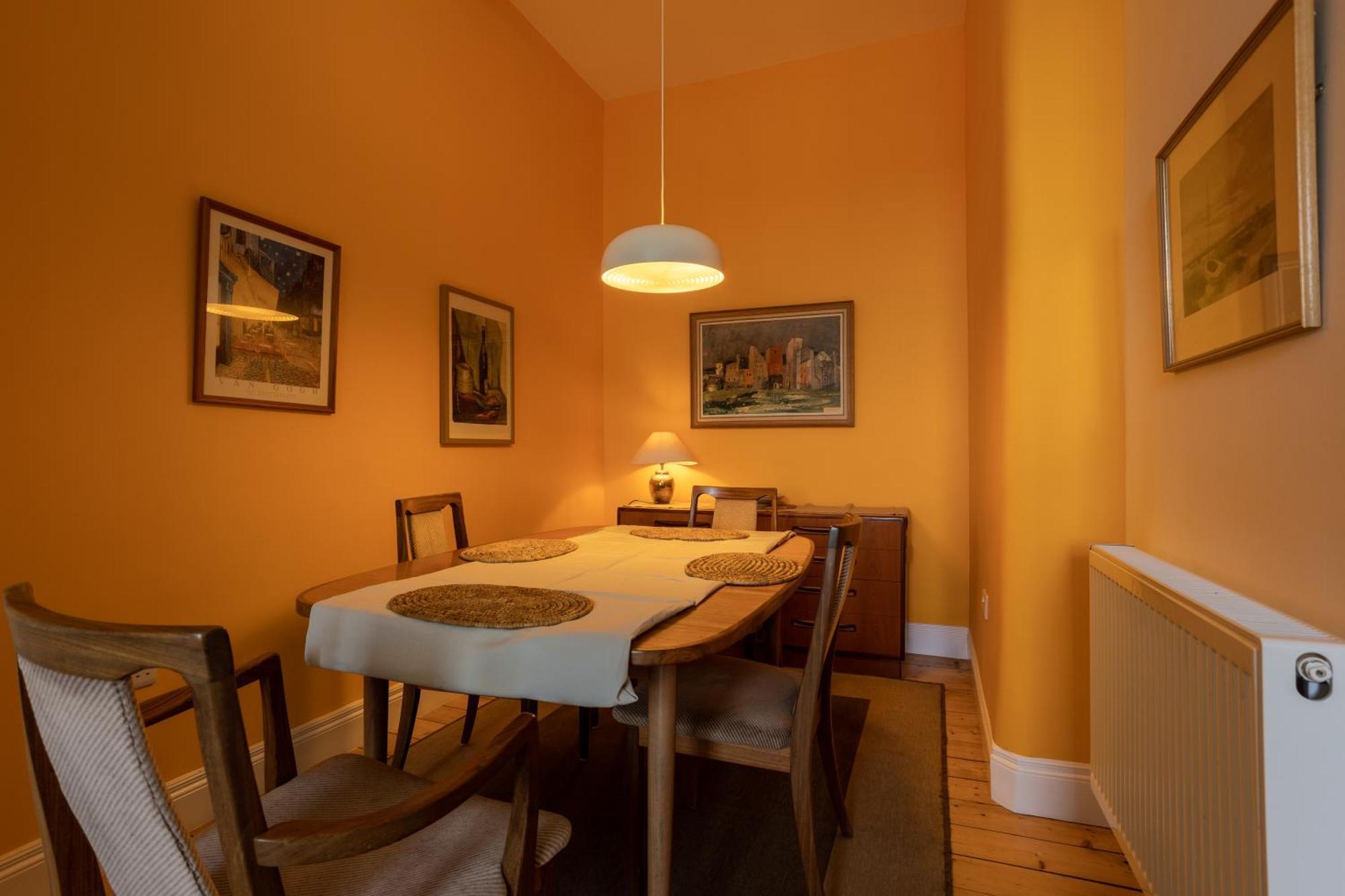 Newly Renovated 1 Bedroom Near Charming Newhaven *