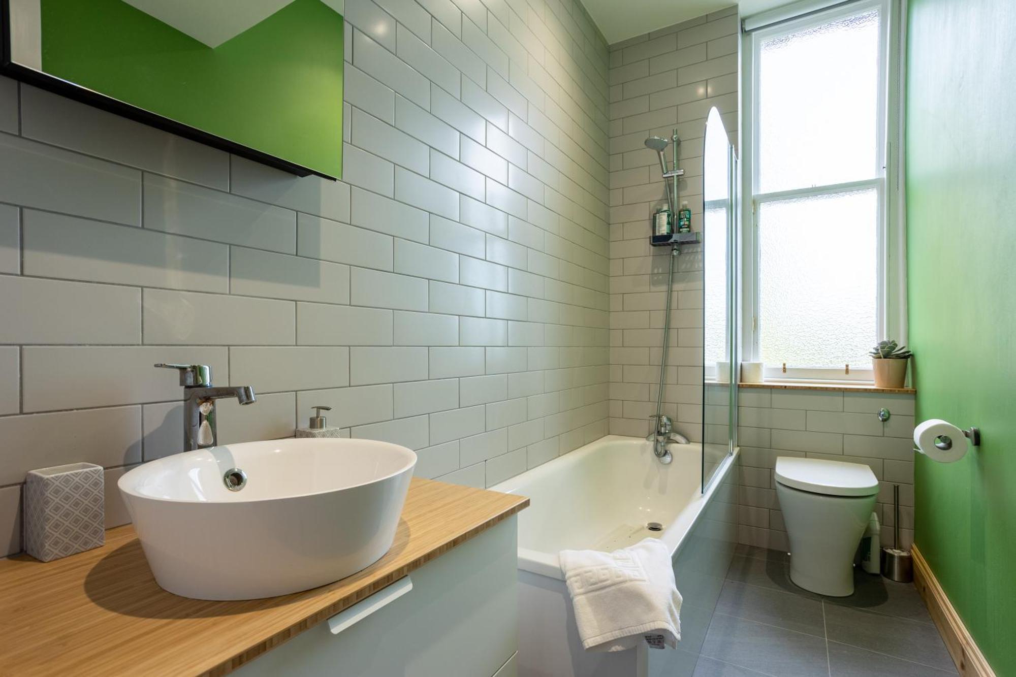 Newly Renovated 1 Bedroom Near Charming Newhaven * Edinburgh