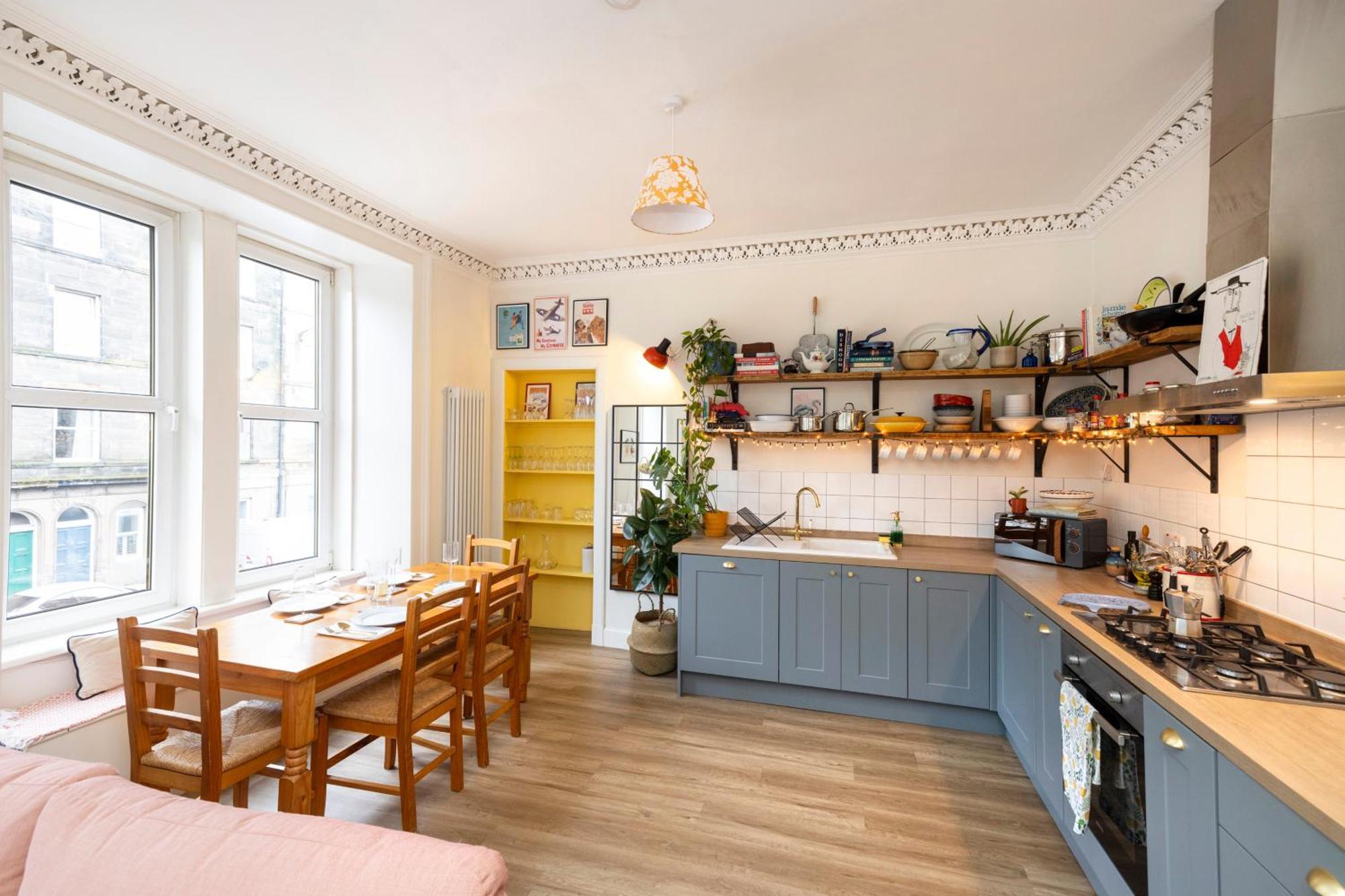 Inspiring 2-bedroom Edinburgh