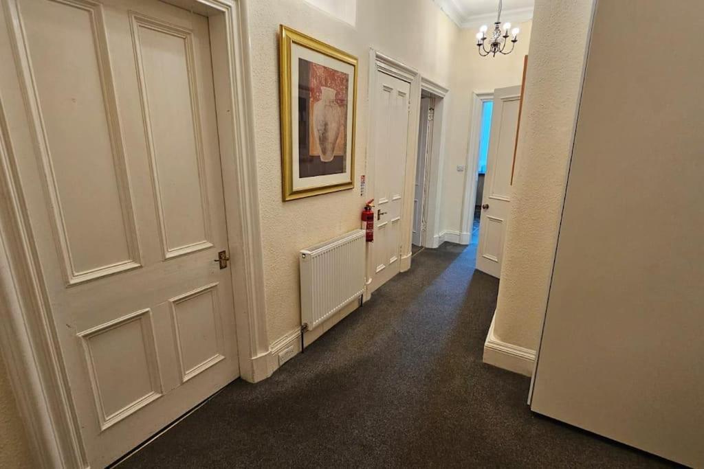 Lovely Sleeps 8 Close To Ctr Apartment *