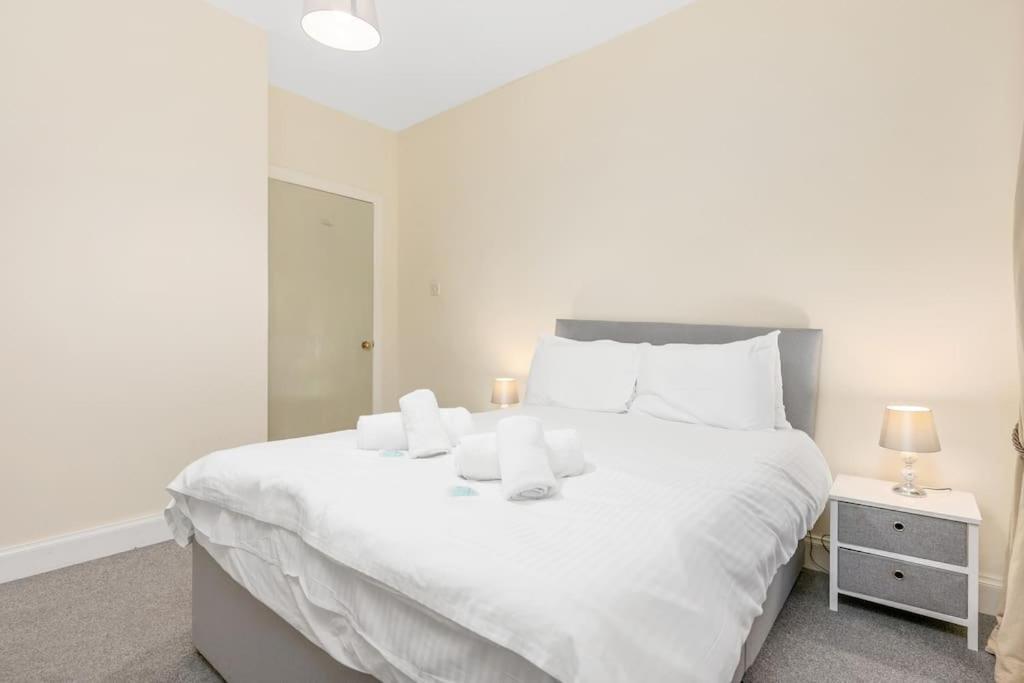 Two Bedroom Apartment-central Edinburgh-old Town-licensed Apartment