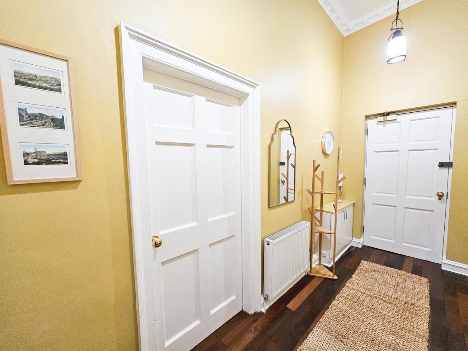 Spacious 2 Bedroom In The Heart Of New Town * EDI