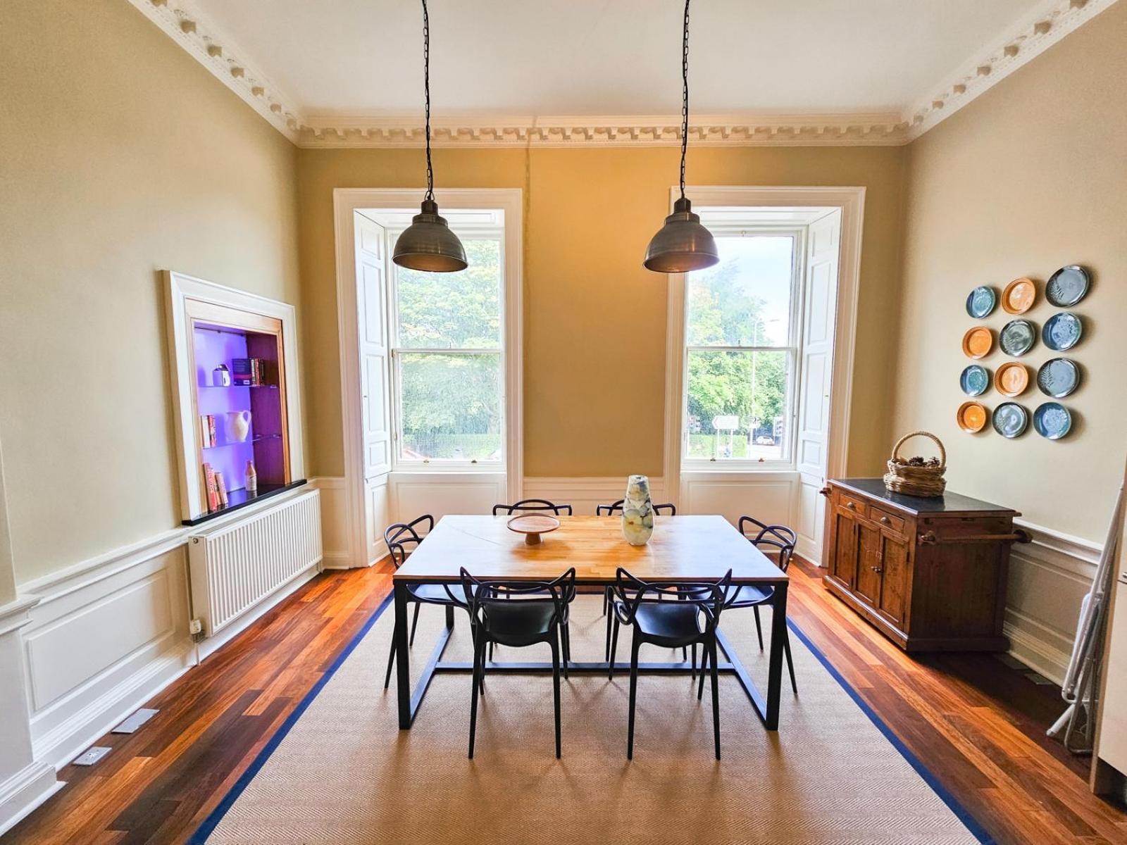 Apartment Spacious 2 Bedroom In The Heart Of New Town EDI