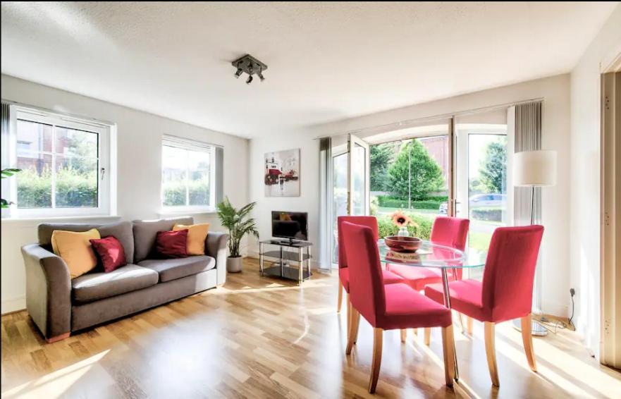 Apartment Bright & Modern Flat - Free Parking *