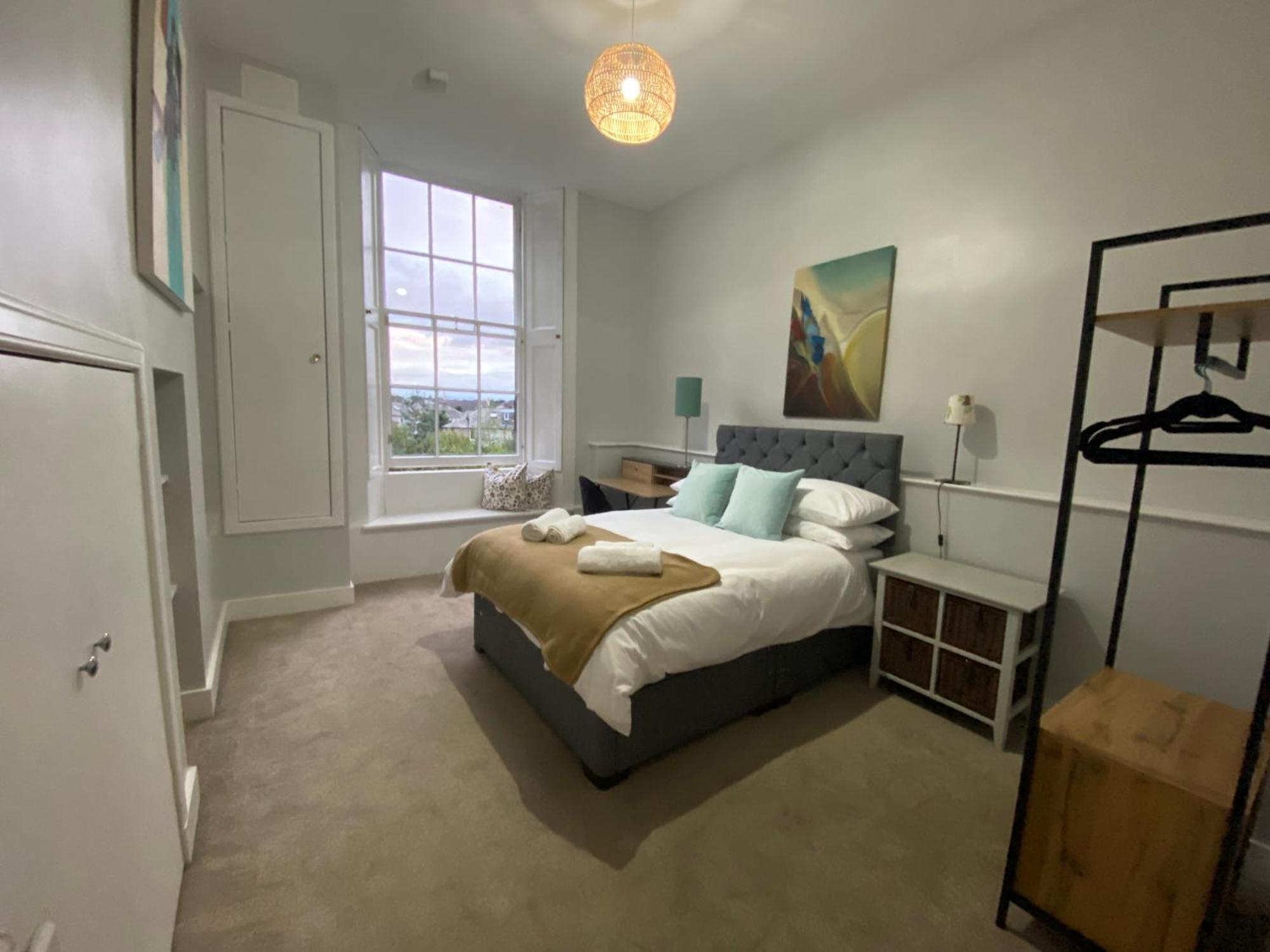 Apartment Georgian 4 Bedroom 3 Bathroom New Town