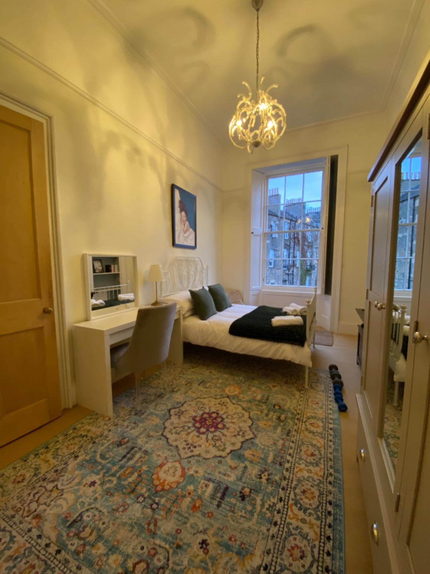 Georgian 4 Bedroom 3 Bathroom New Town Apartment
