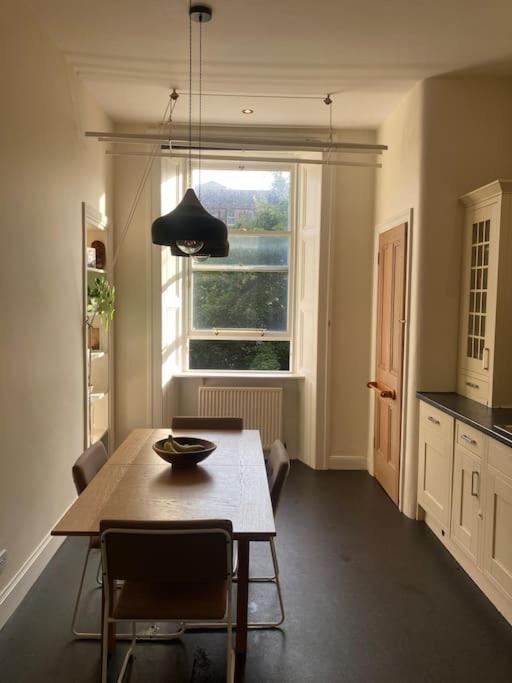 Apartment Bright 2 Bed In Bruntsfield - Centre
