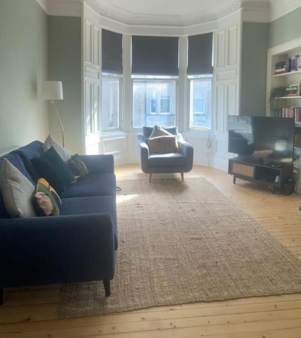 Bright 2 Bed In Bruntsfield - Centre *