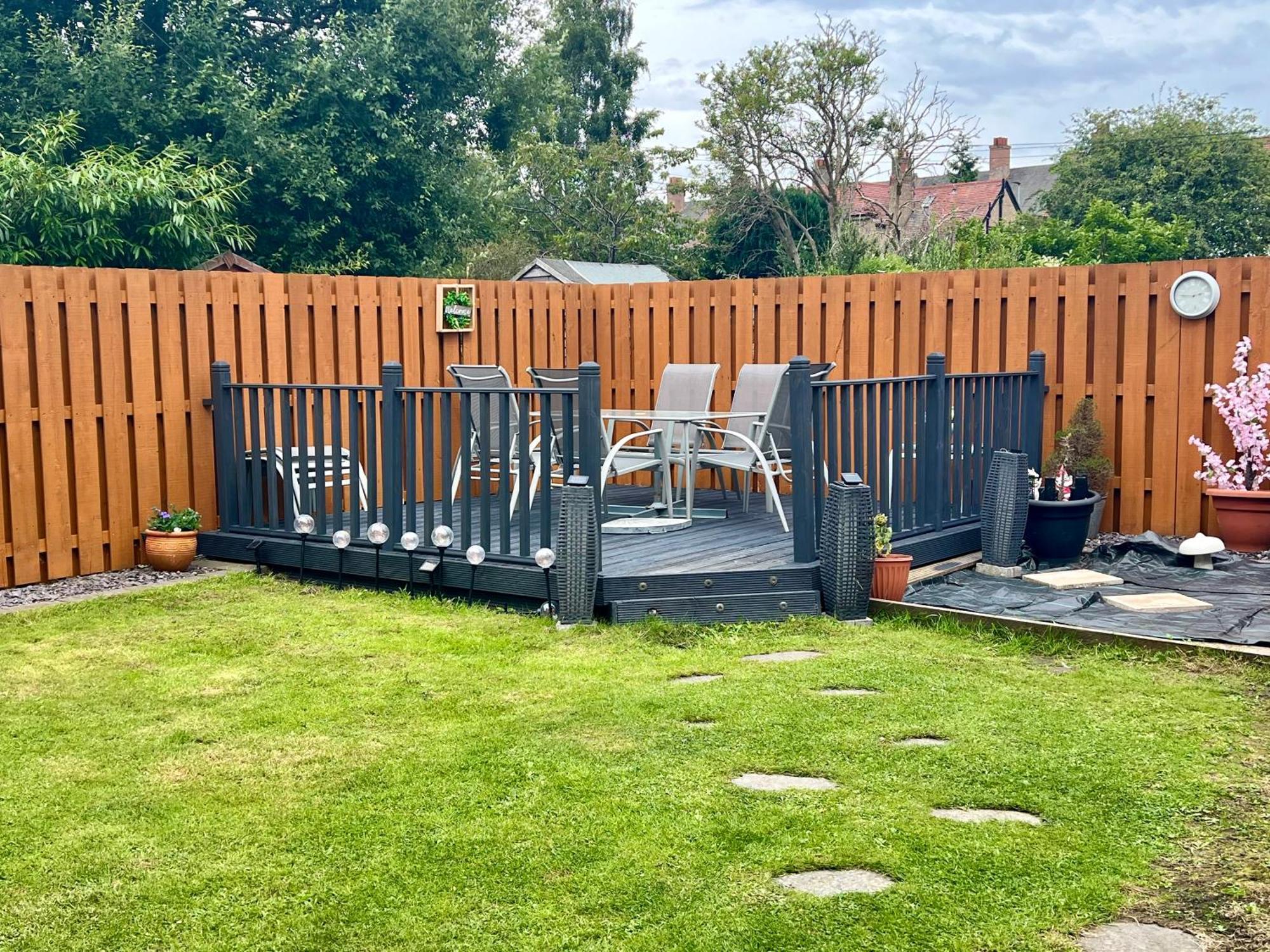 Crewe - 2 Bed, Free Off Street Parking And Private Garden Edinburgh
