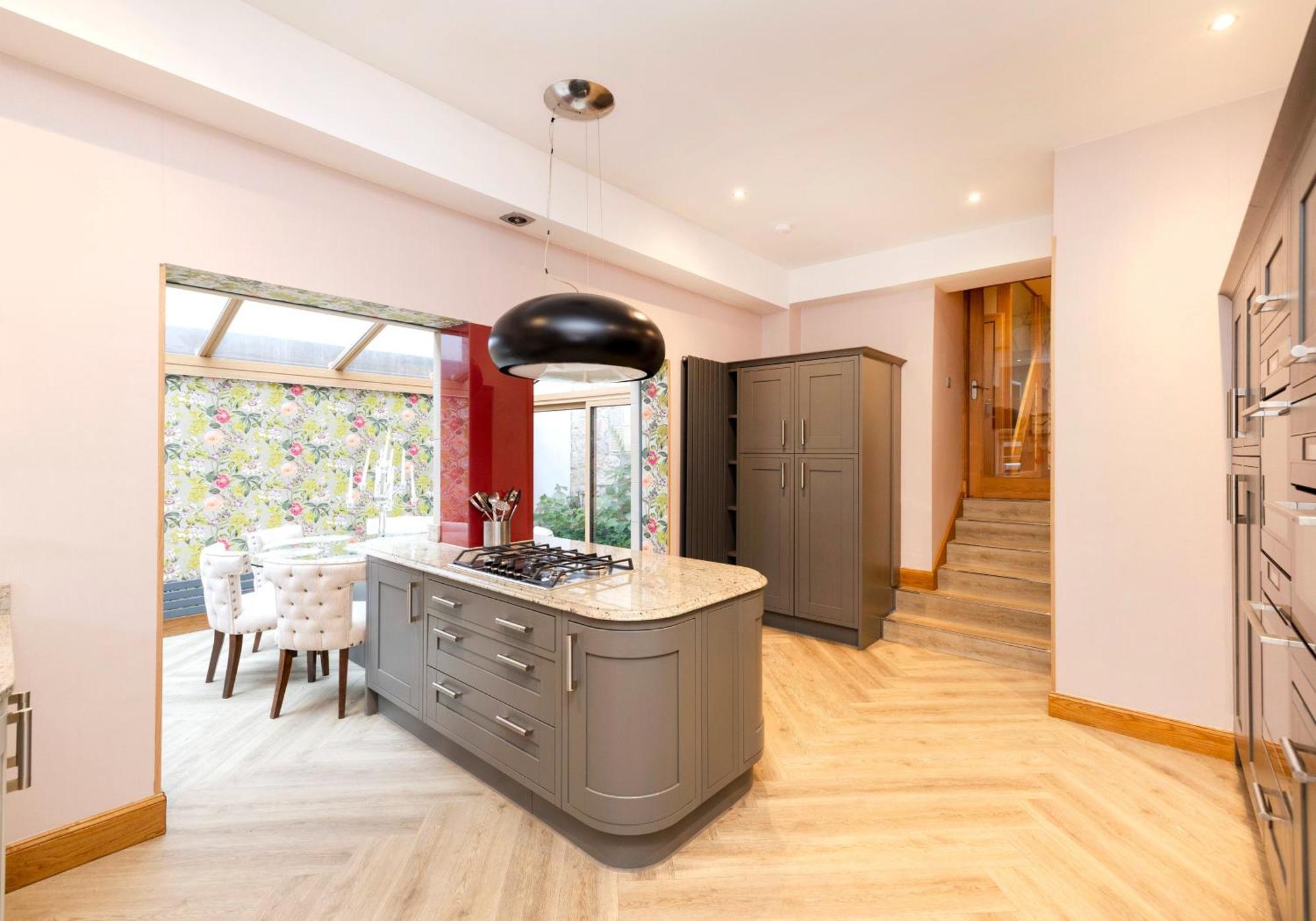 Beautiful 3bed On York Place Edinburgh