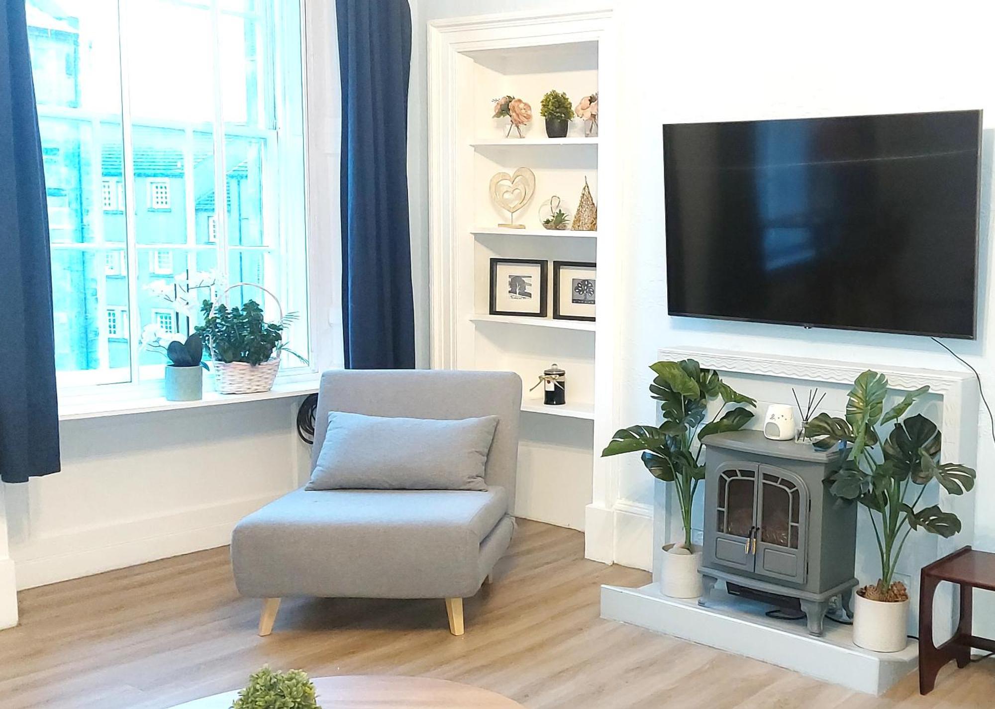 Spacious Victorian Flat In