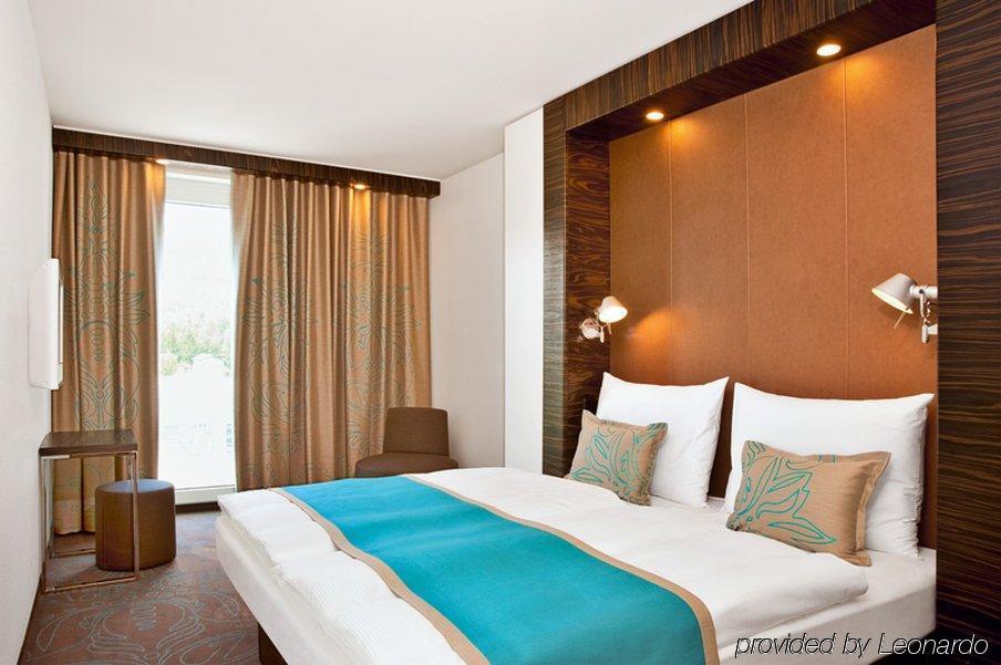 One Edinburgh-royal Hotel 3*