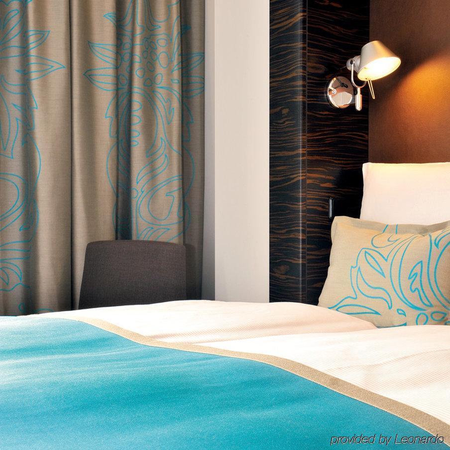 One Edinburgh-royal Hotel 3*