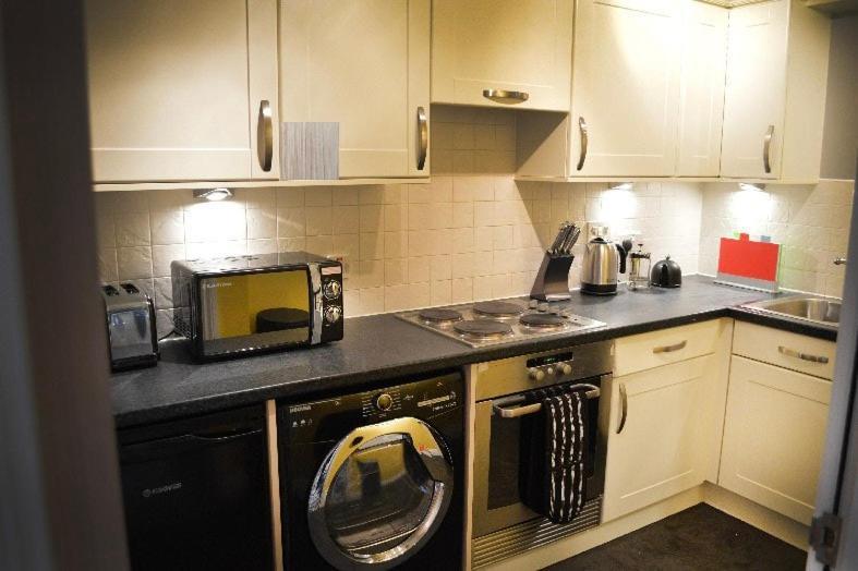 Luxury Boutique Apartment, Free Parking & Gym Apartment *