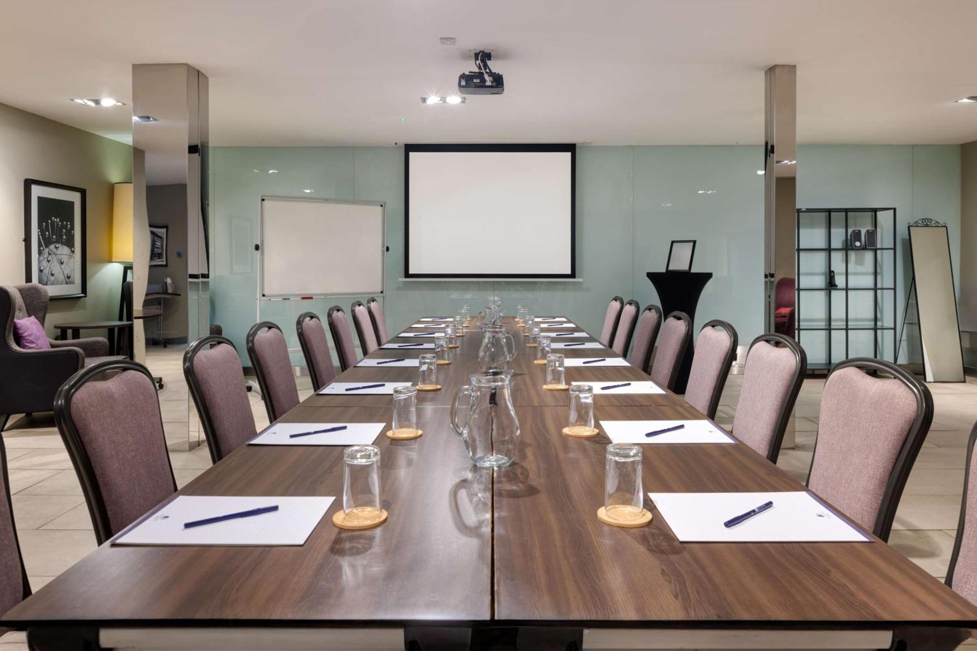 Doubletree By Hilton Centre 4*