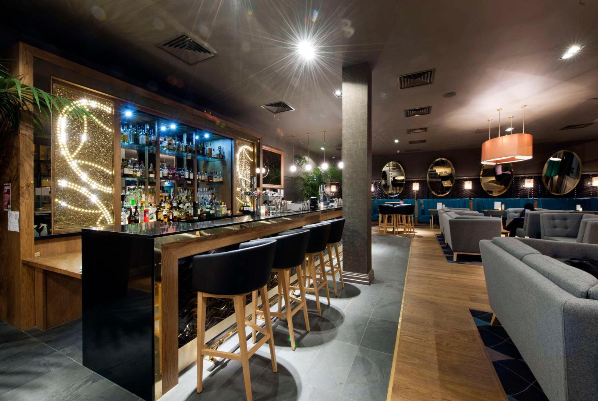 Doubletree By Hilton Centre 4*