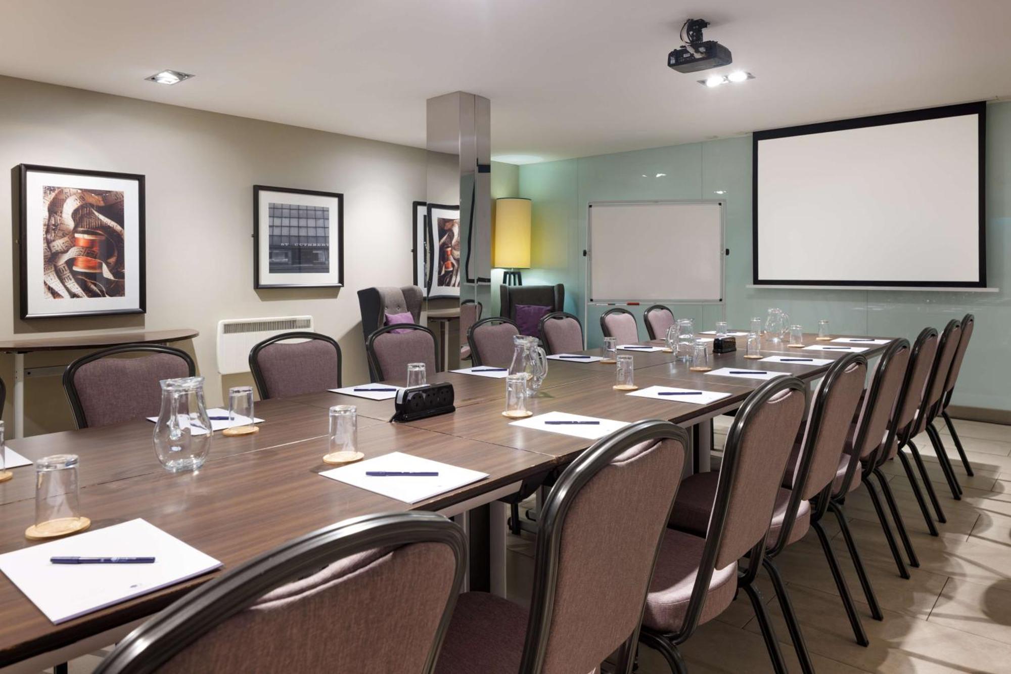 Doubletree By Hilton Centre Hotel