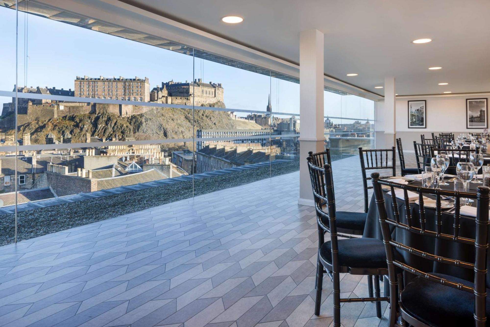 Doubletree By Hilton Centre 4*