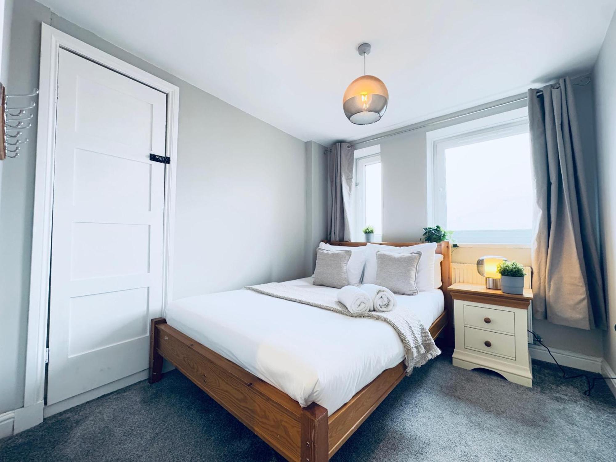 Homestay From - Iona - Private Members Club *
