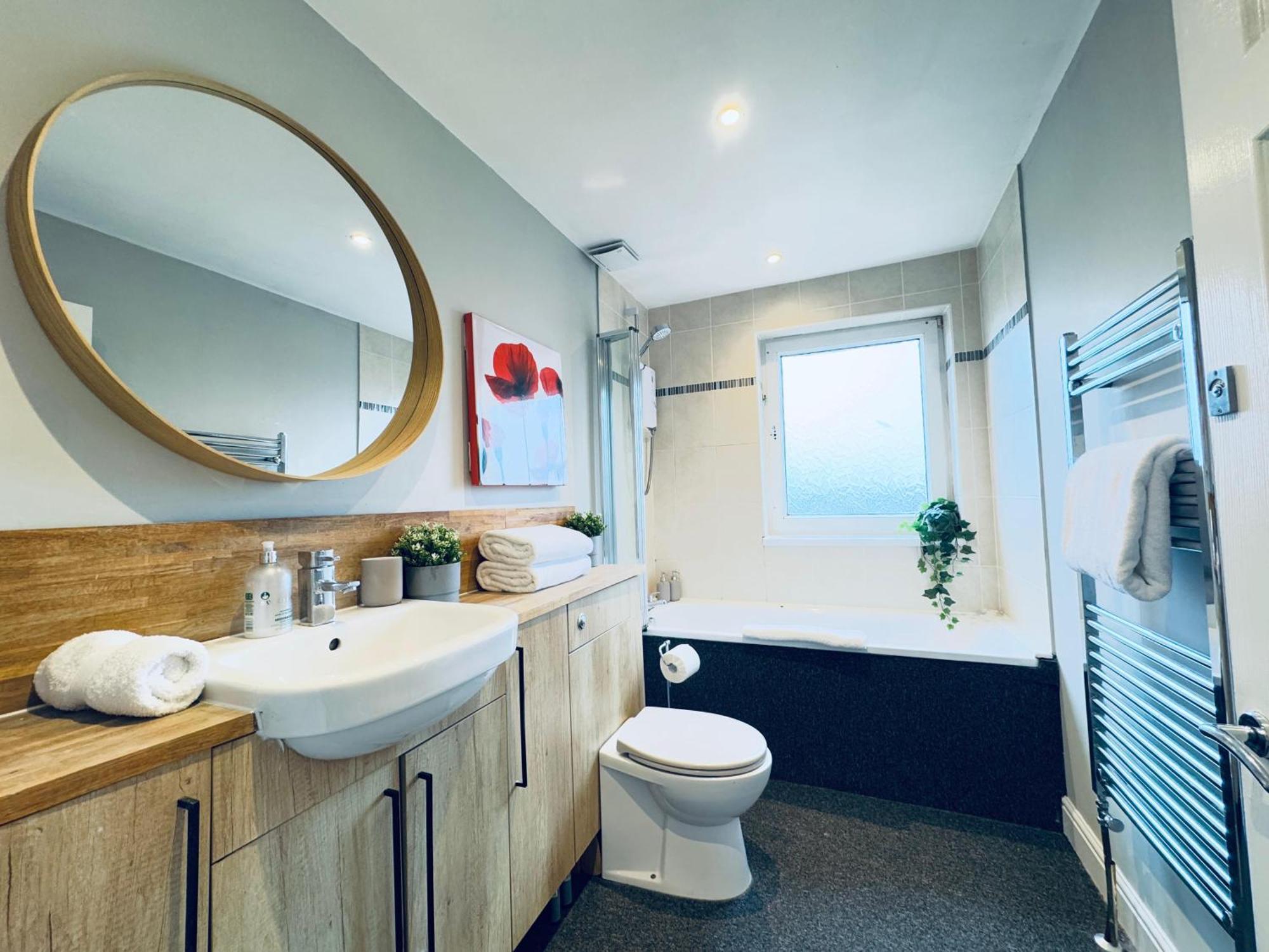 Homestay From - Iona - Private Members Club *