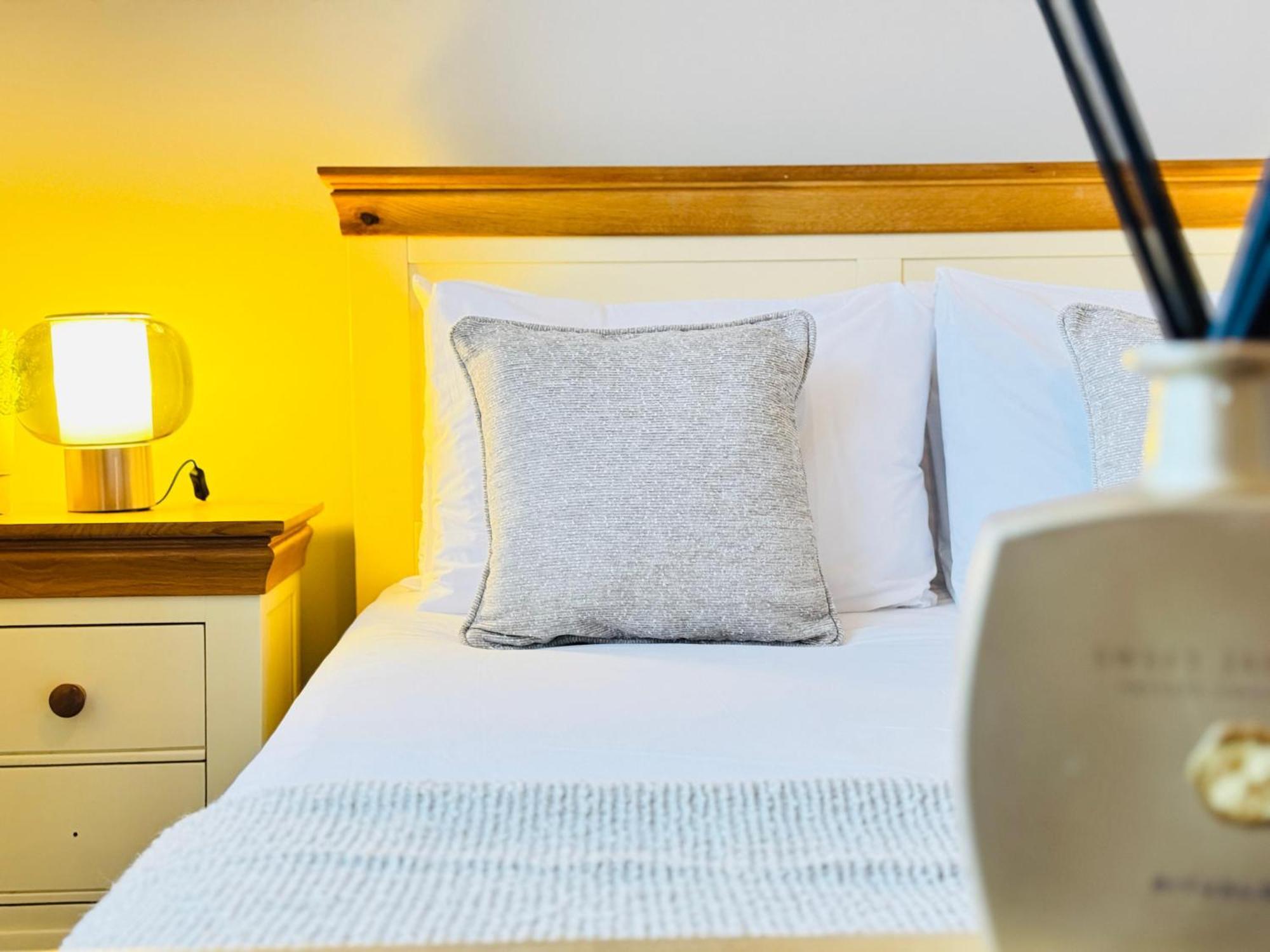 From - Iona - Private Members Club Homestay