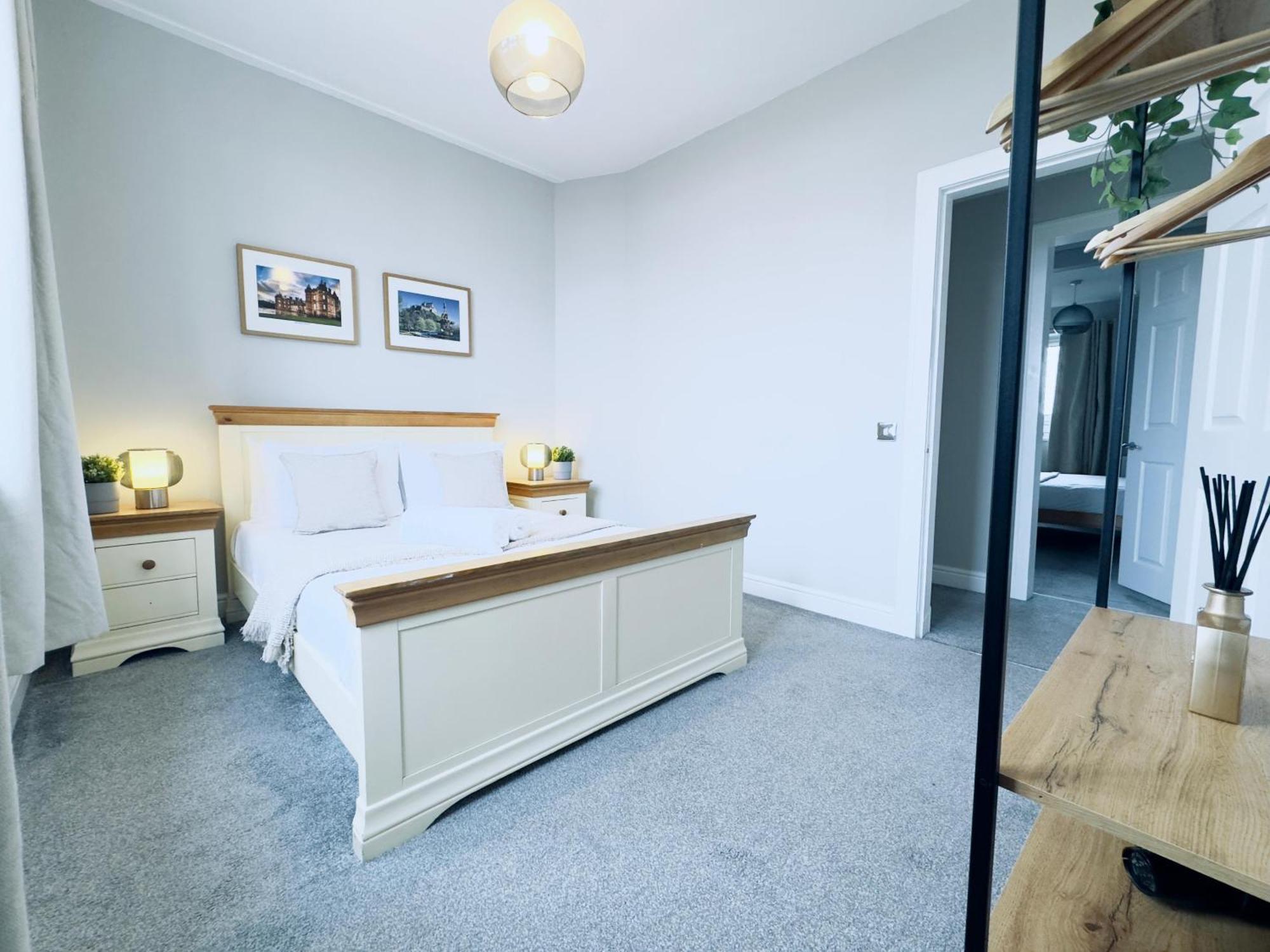 Homestay From - Iona - Private Members Club *
