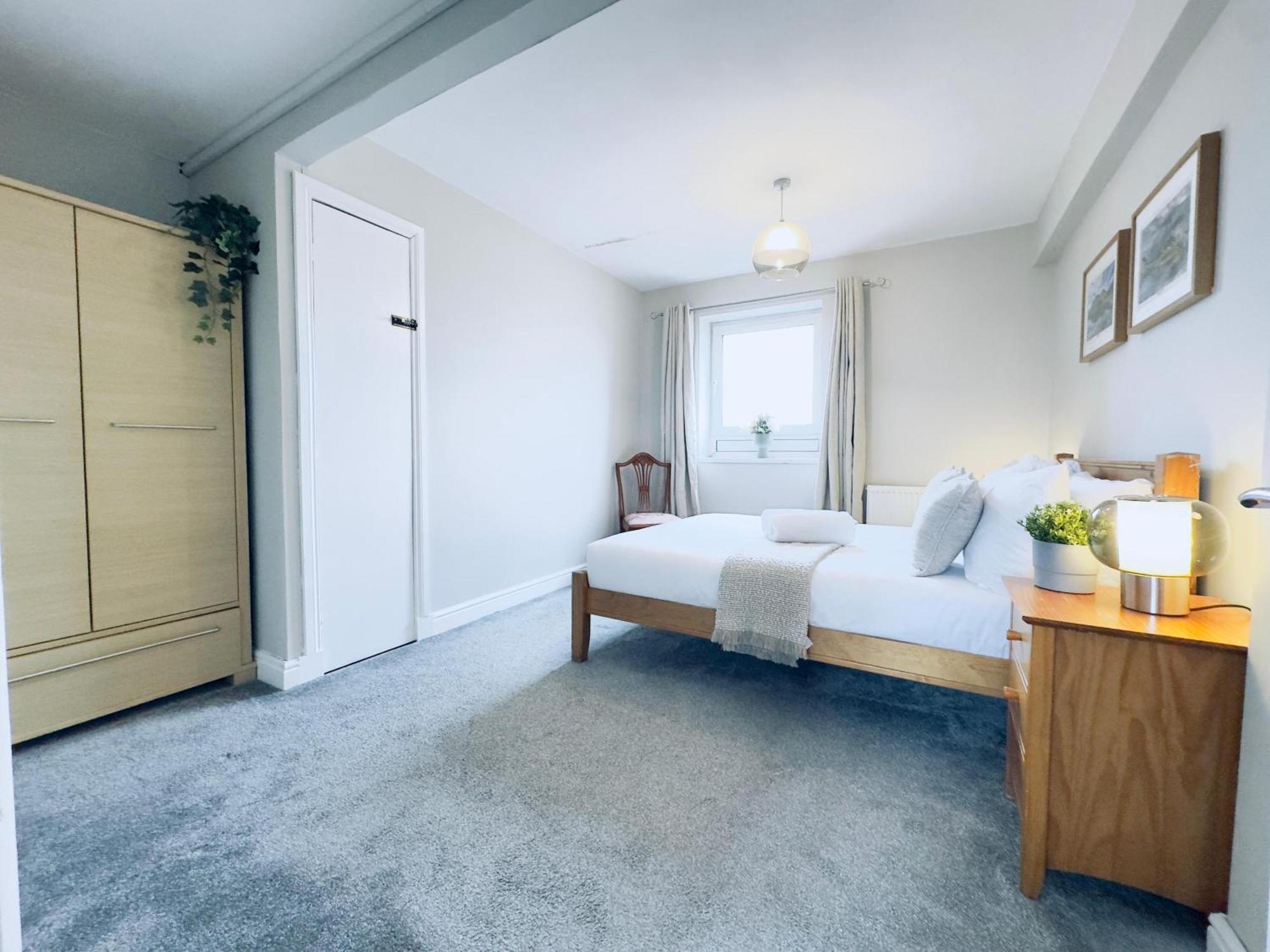 From - Iona - Private Members Club Homestay Edinburgh