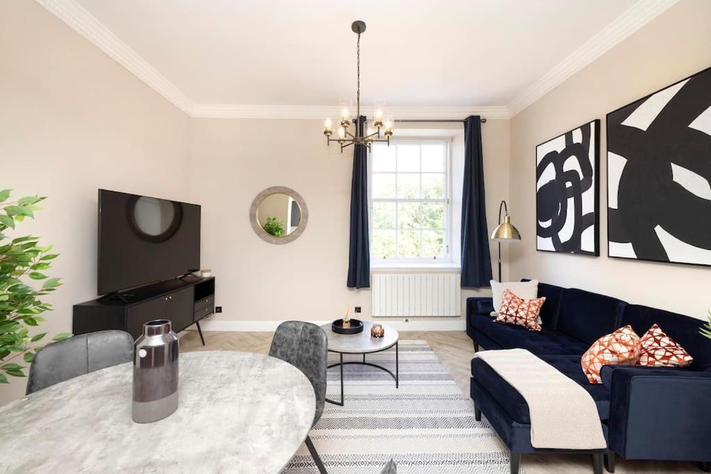 Apartment The Heart Of Old Town With Castle Views Edinburgh