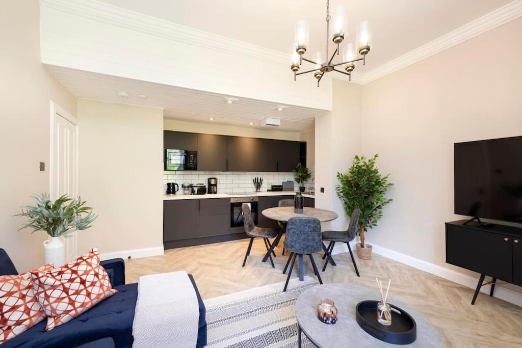 The Heart Of Old Town With Castle Views Apartment *