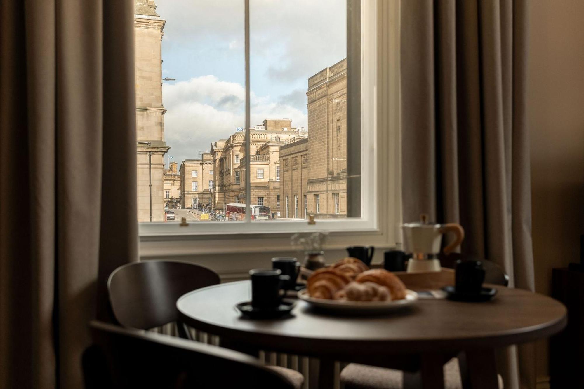 Moment George Iv Bridge Hotel