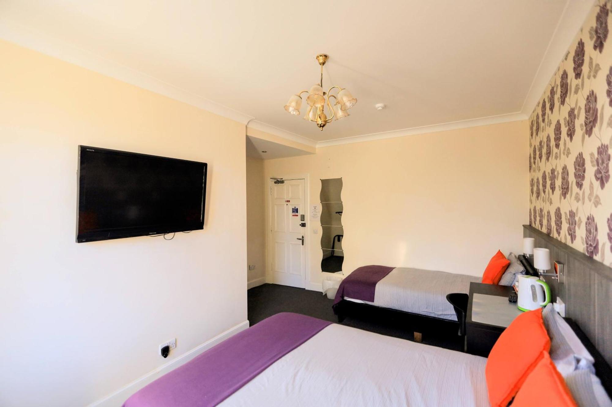 Edinburgh Holiday Guest House Bed & Breakfast Edinburgh