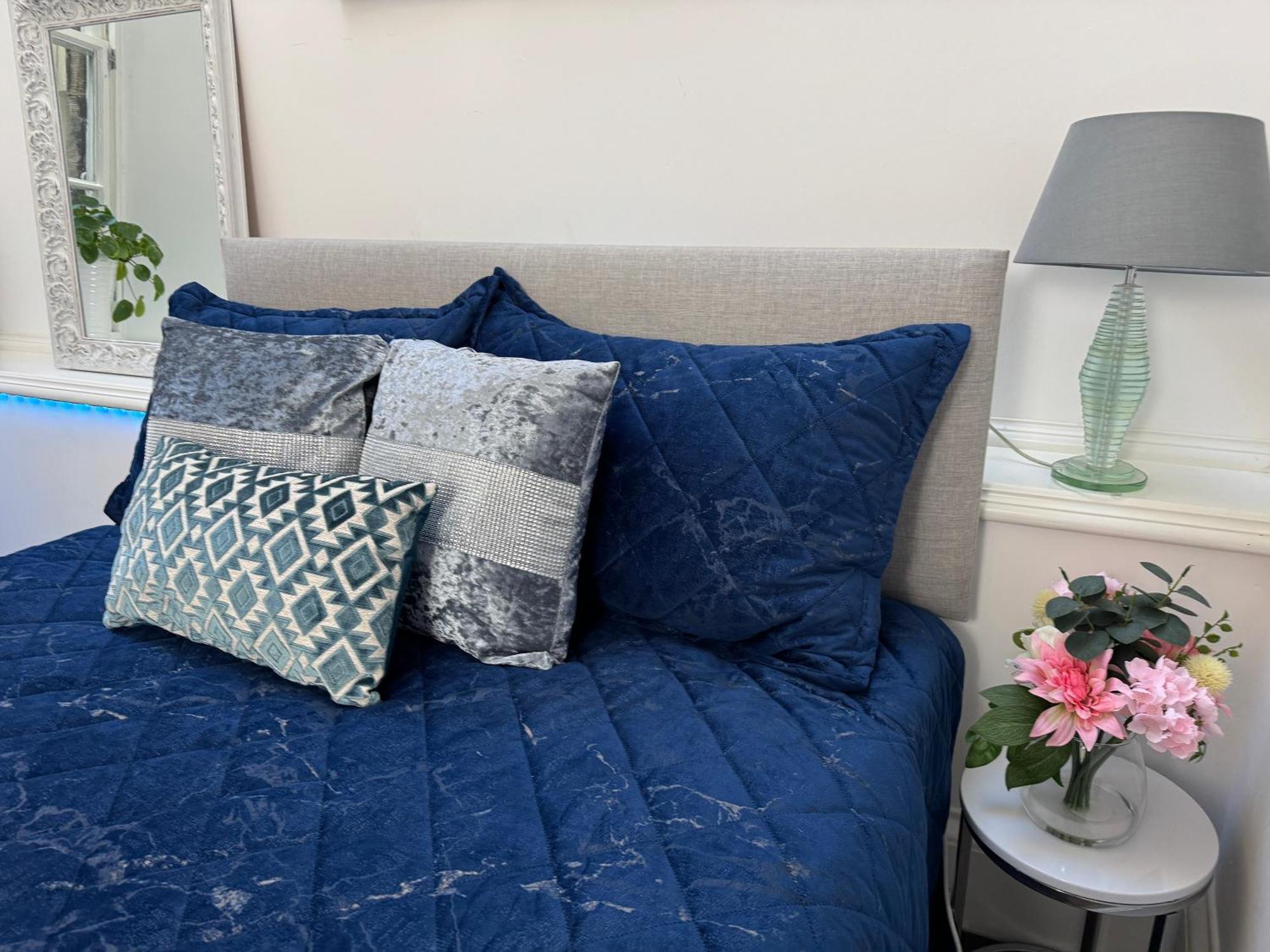 Large Luxury 3 Bedroom & 2 Bathroom - Next To Royal Mile, Castle & Grass Market * Edinburgh