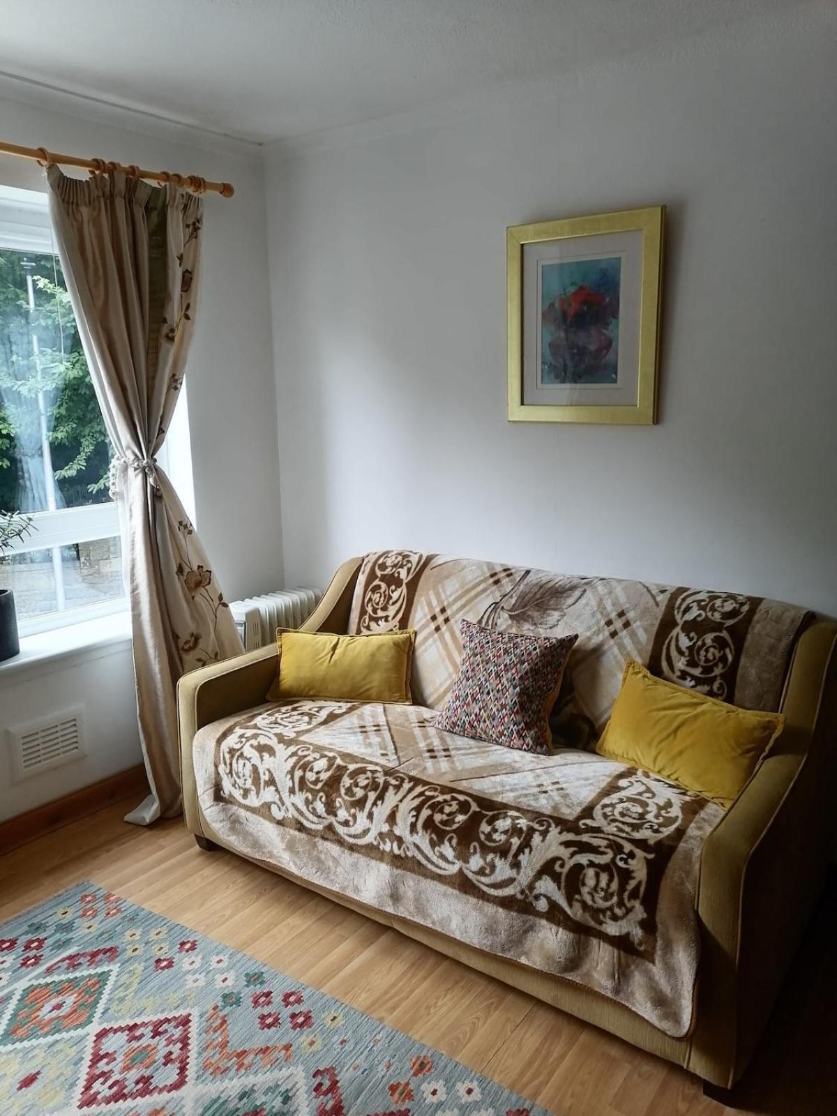 Feng Shui Flat For 4 Edinburgh