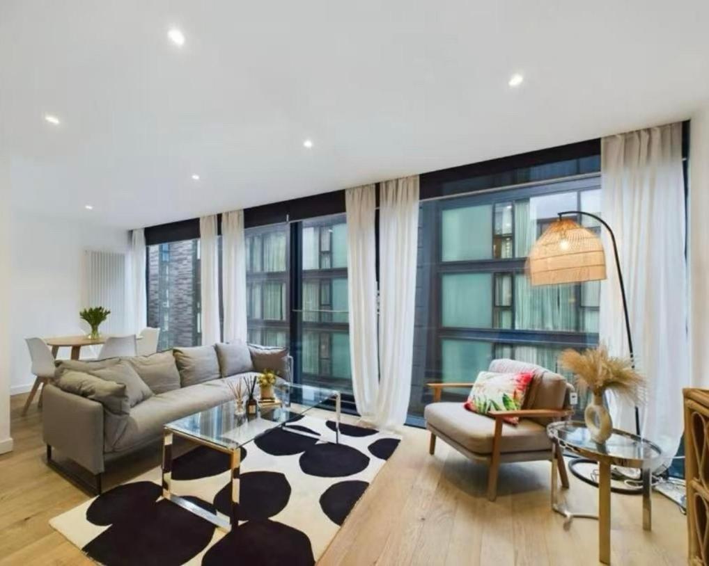 Stunning Modern In Edinburgh