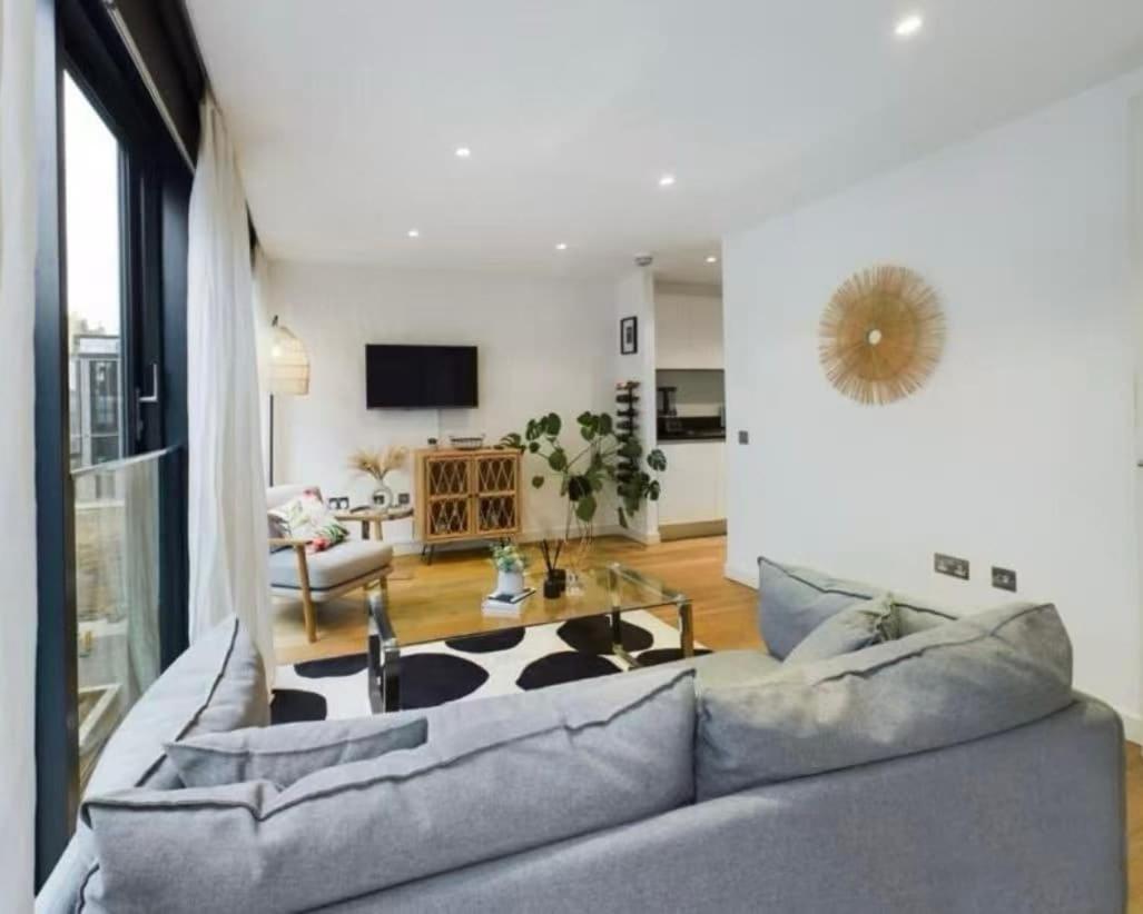 Stunning Modern In Edinburgh