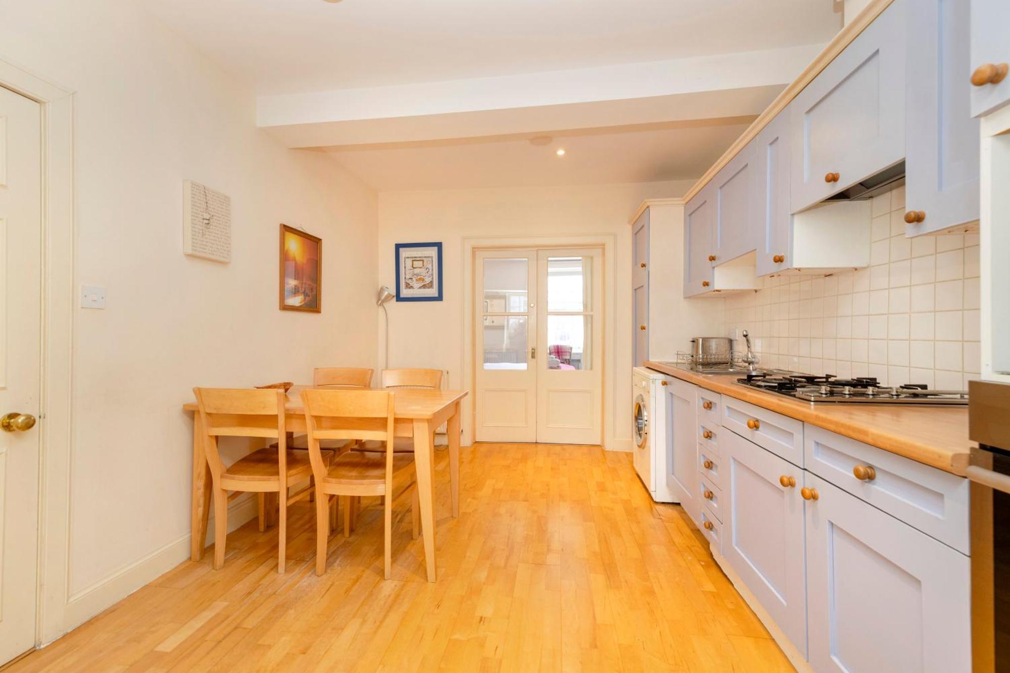Joivy Gorgeous 2-bed Flat Near Castle * EDI