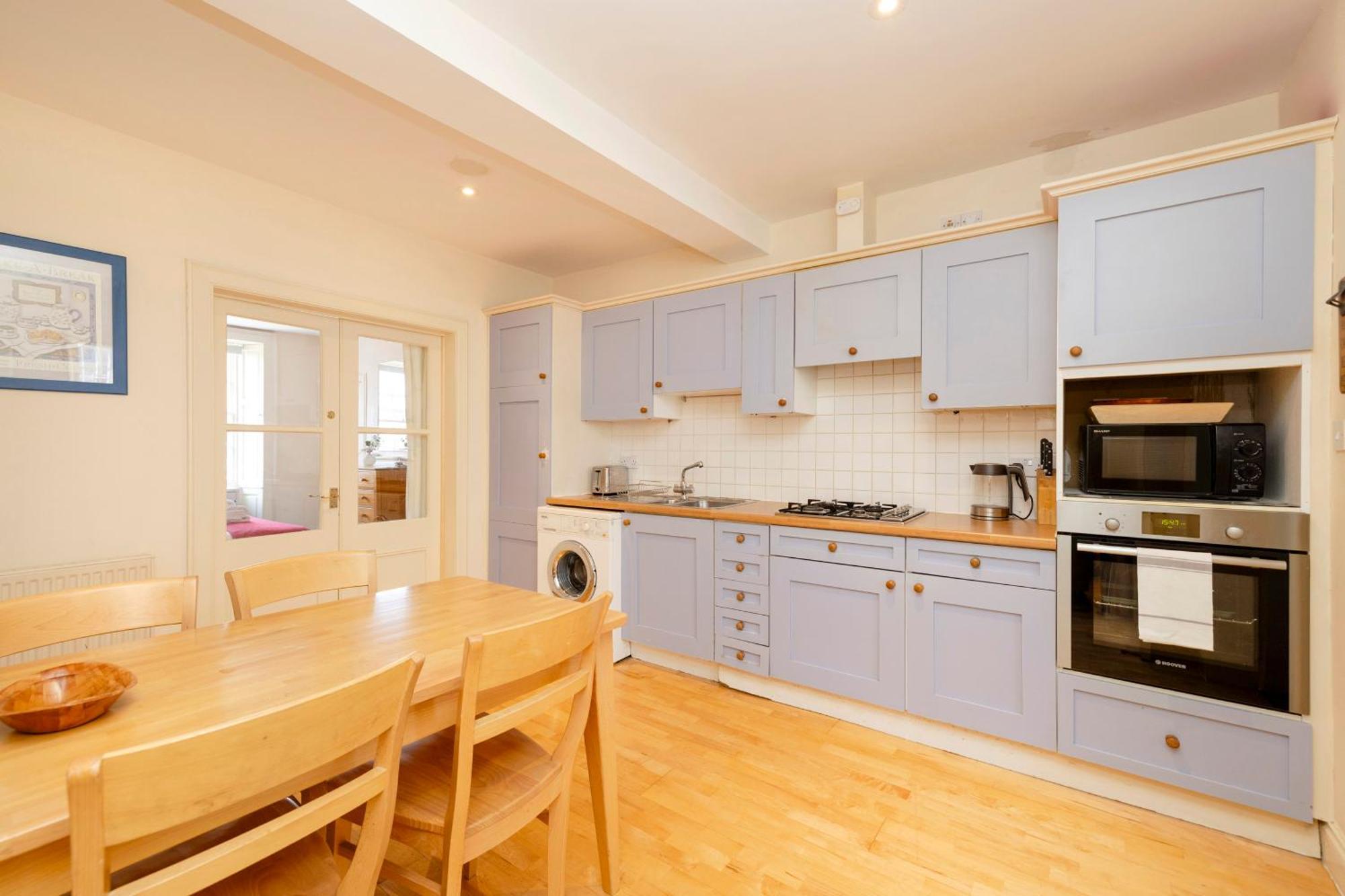 Joivy Gorgeous 2-bed Flat Near Castle EDI