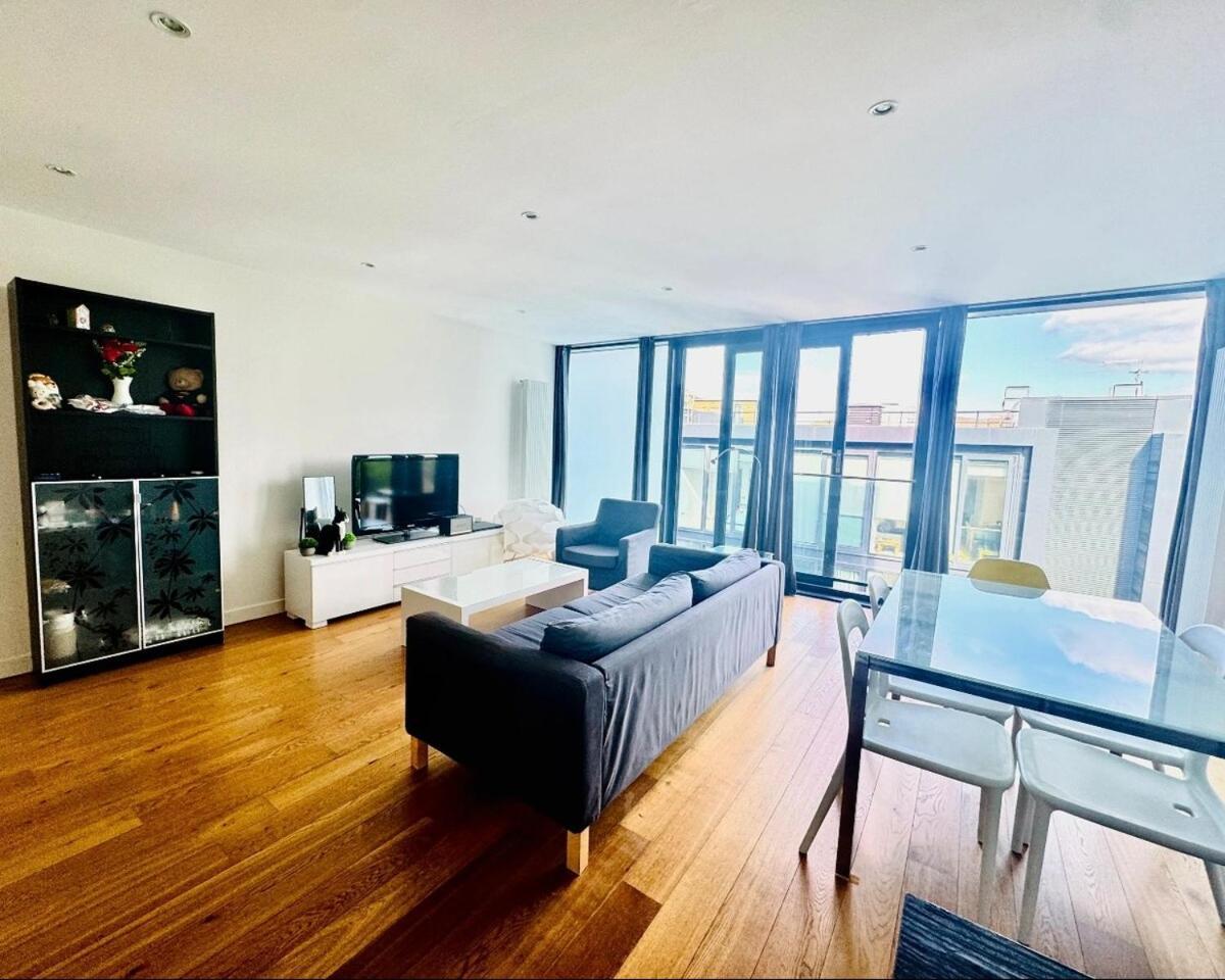 Apartment Elegant 2br In Prestigious Quartermile *
