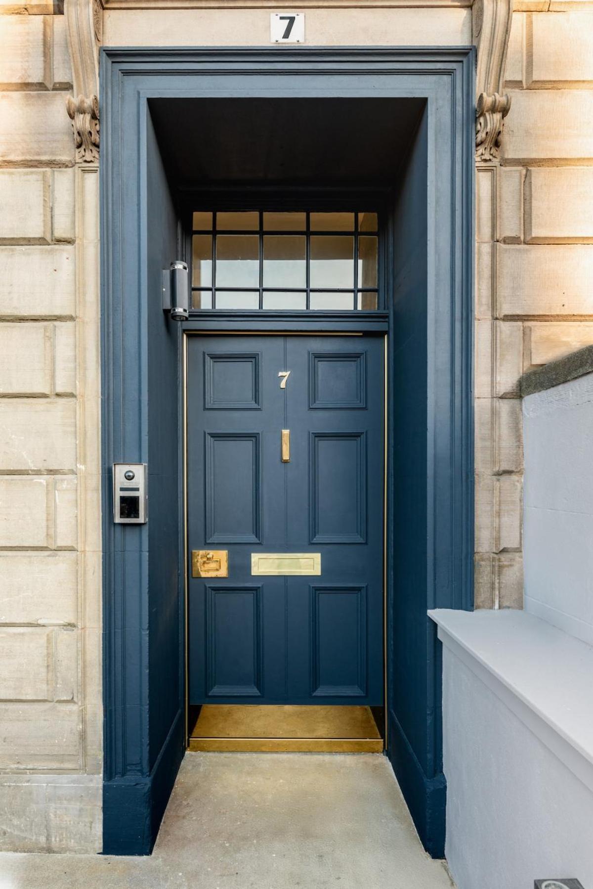 Luxury Centre Retreat - Lux Bath - Romantic Apartment Edinburgh