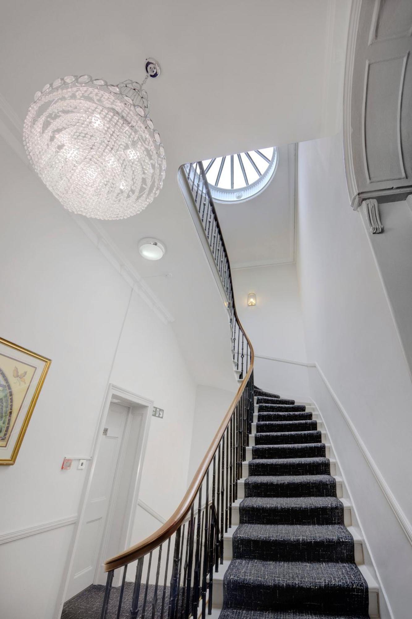 Albany Hotel 3*