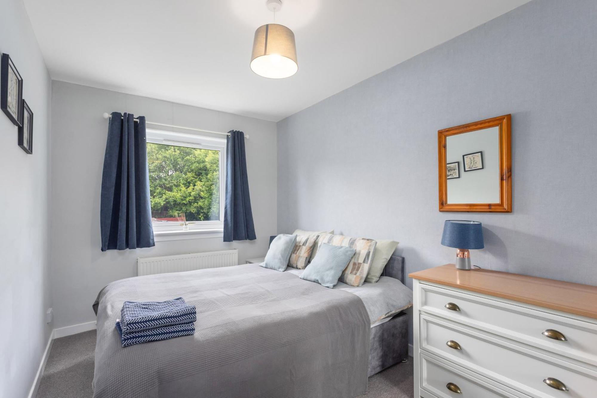 Apartment Modern Flat Near Murrayfield Stadium, Sleeps 4 *