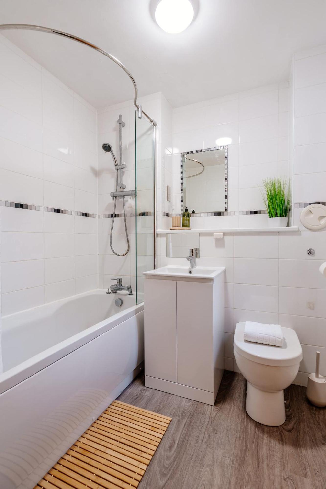 Apartment Charming 3-bed Free Parking West End