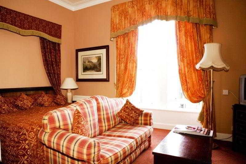 Royal Scots Club Hotel