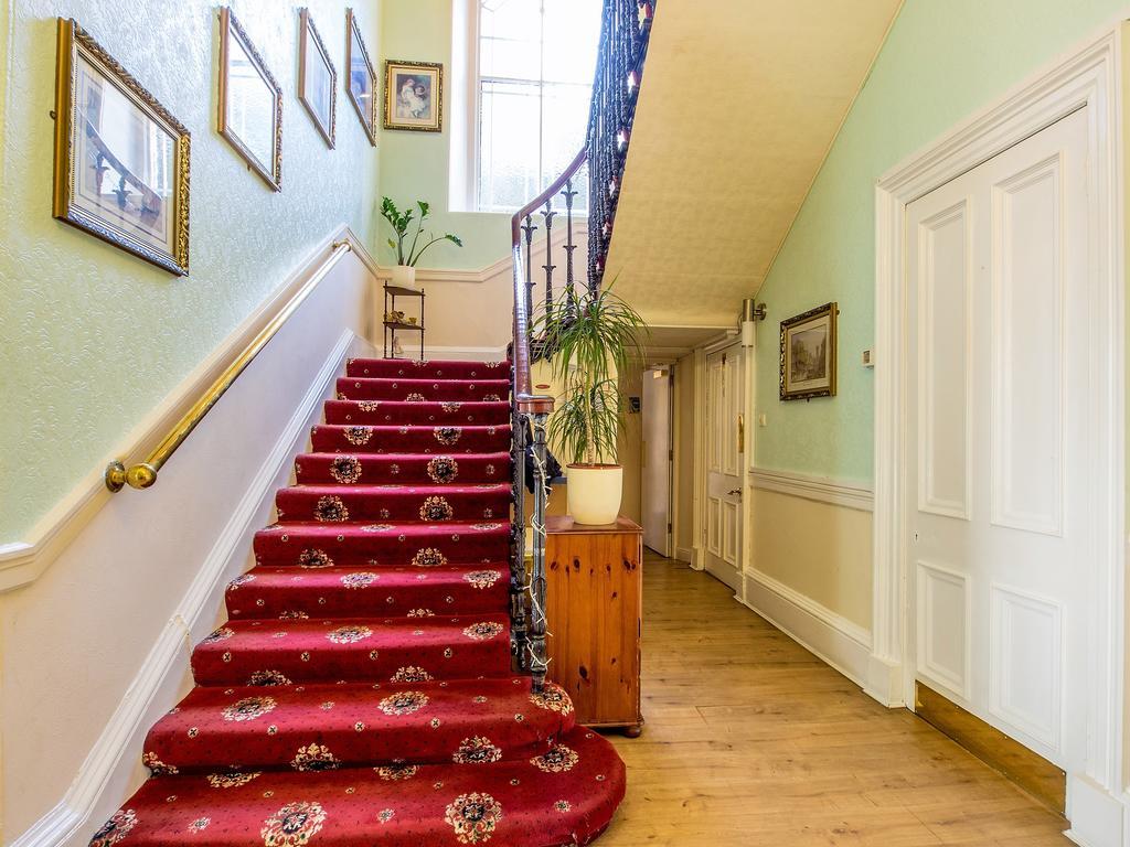Cumberland Hotel 3*