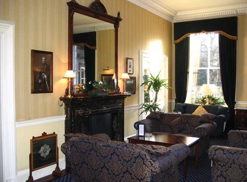 Royal Scots Club Hotel 3*