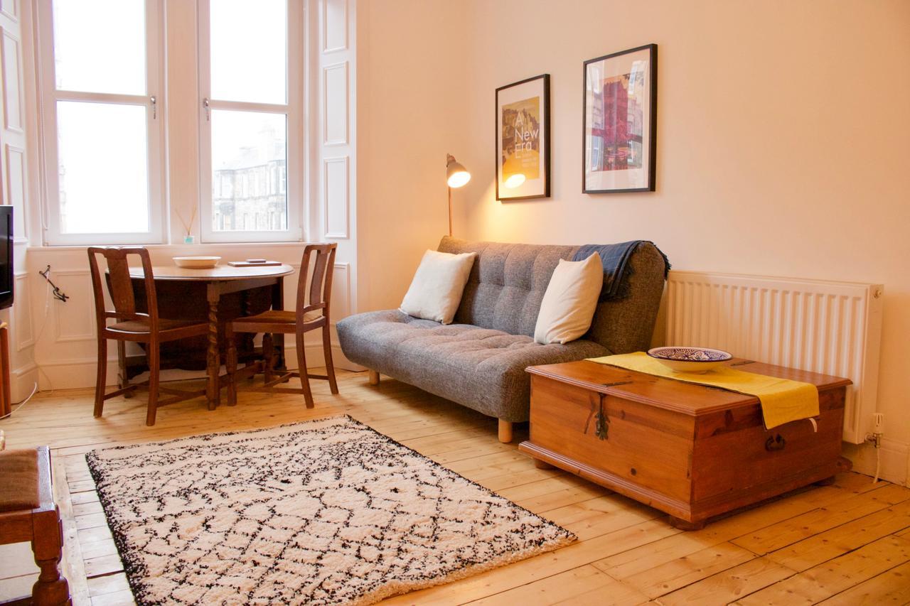 1 Bedroom Flat Near Holyrood Park - Sleeps 4 Edinburgh
