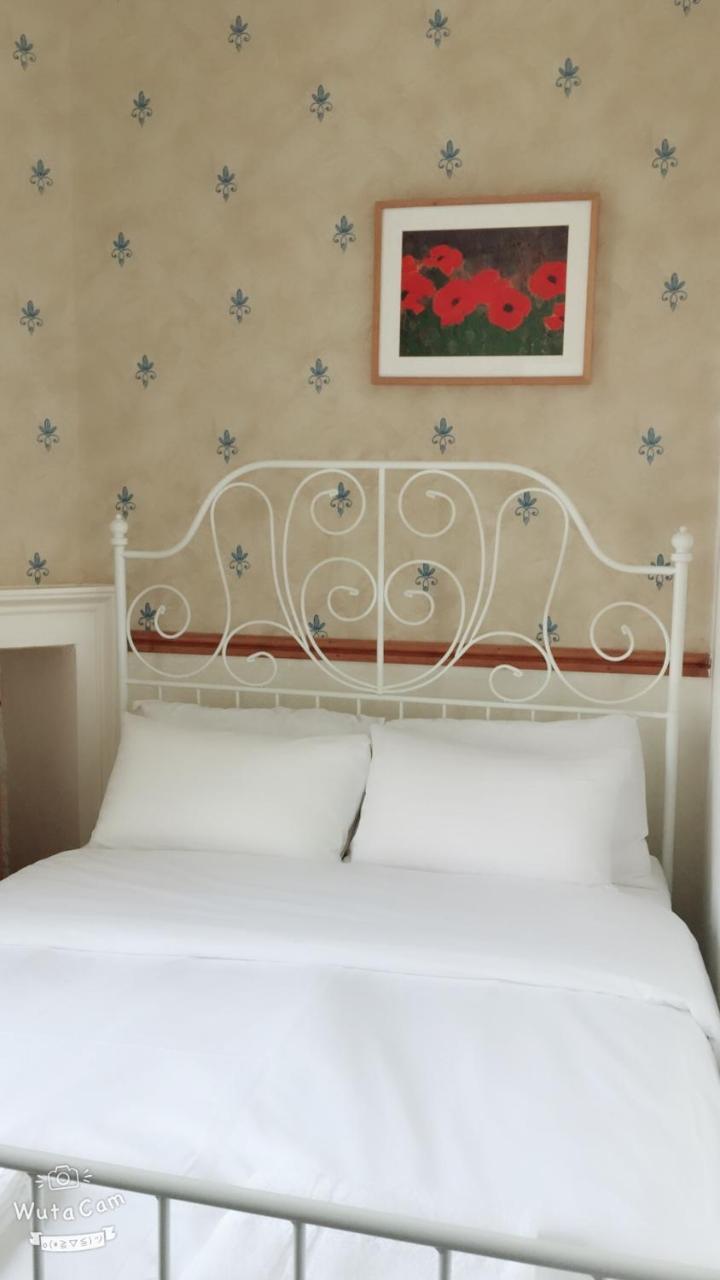Bed & Breakfast Travel