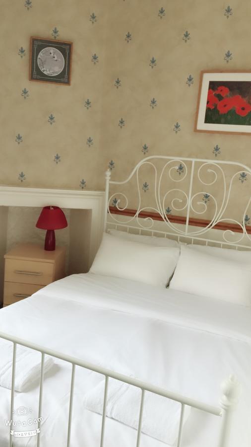 Travel 3* Edinburgh